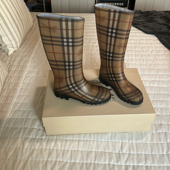 Rain boots Burberry - Picture 1 of 4